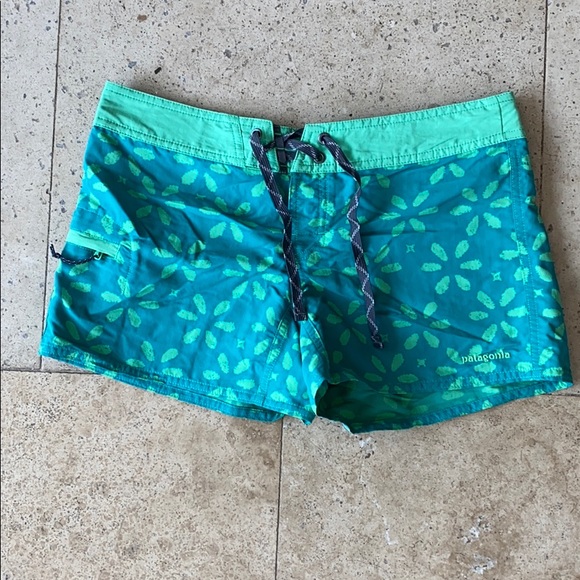 Patagonia Pants - Patagonia wavefarer board shorts